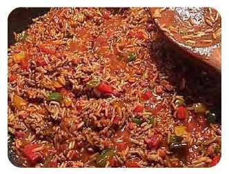 Hackfleisch-Reis-Pfanne mit Pilzen und Tomaten
