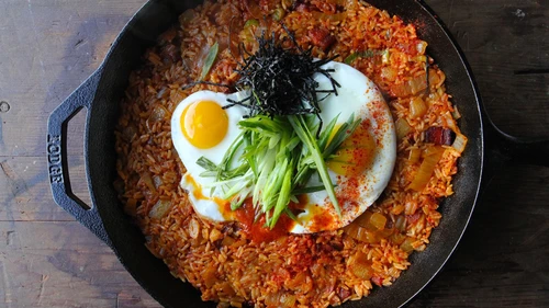 Gebratener Reis mit Kimchi und Bacon